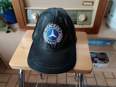 Mercedes Benz uusi nahkalakki
