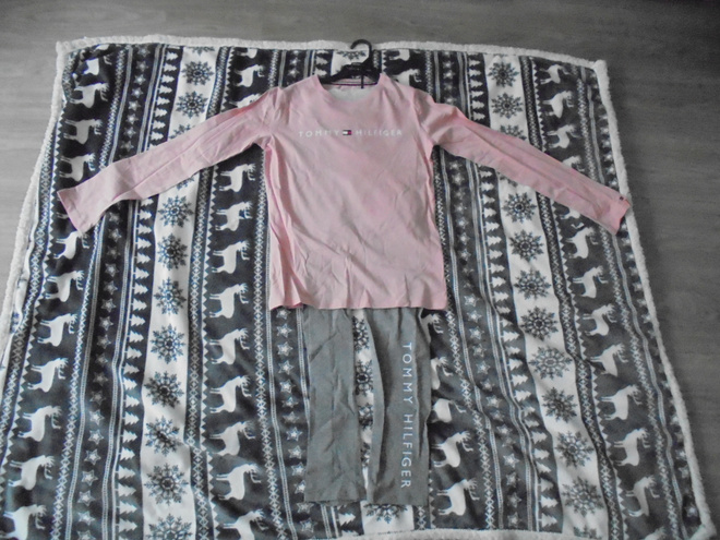 Tommy Hilfiger oloasu koko 14-16