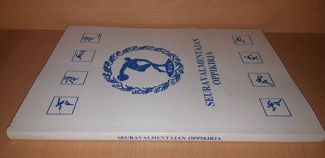 Lippo Juvala : Seuravalmentajan oppikirja