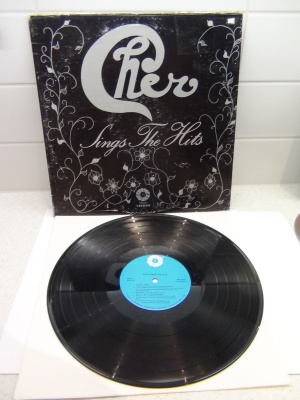 CHER SINGS THE HITS