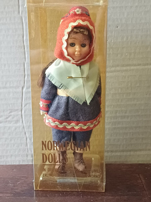 Matkamuisto nukke. NORJA