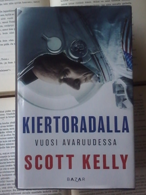 Scott Kelly - Kiertoradalla (sid.)