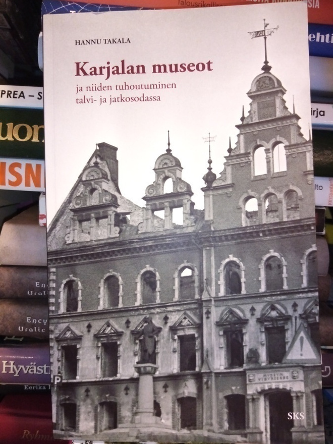Hannu Takala :  Karjalan museot ( SIGNED)