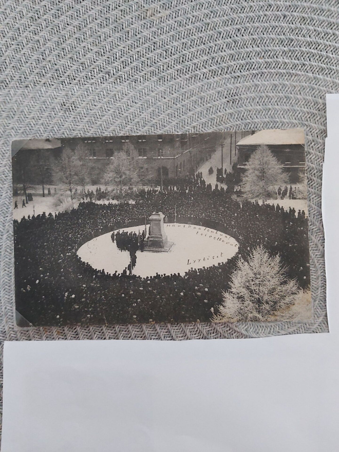 2 Runeberg 100 v muisto tilaisuus