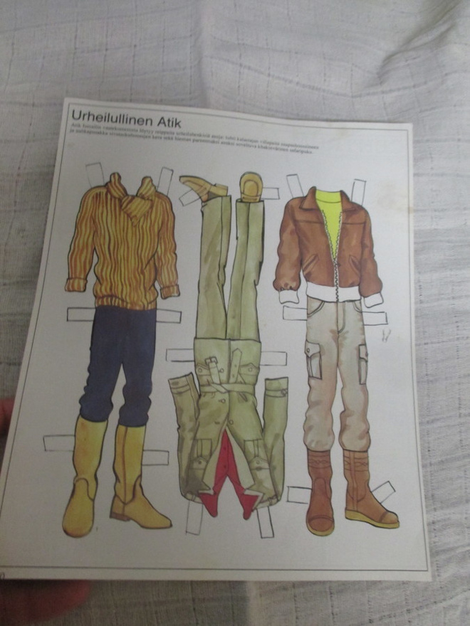 URHEILULLINEN ATIK - paperinukke asusivu