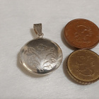 Hopeinen soikea kaiverrettu medaljonki riipus - pikkukuva 4