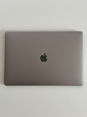 MacBook Pro 15" 2017 (2 TB SSD / i7 / Pro 560)