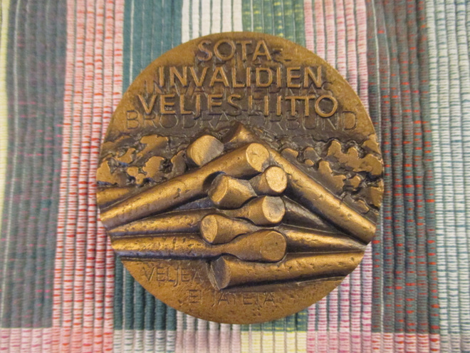 Sotainvalidien Veljesliitto mitali 1990 /Heikki Häiväoja .