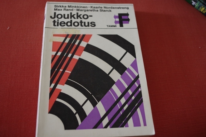 Nordenstreng: Joukkotiedotus (1979)