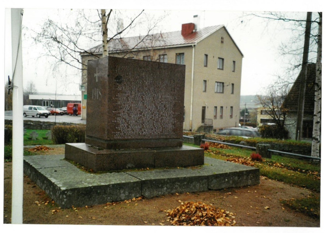 Jalasjärvi 1918 sankaripatsas valokuva