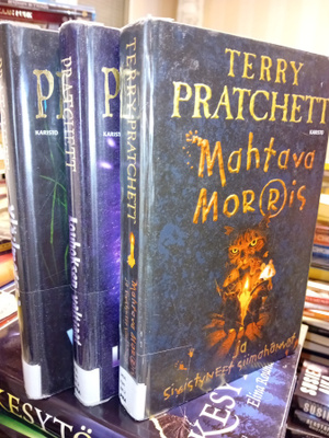 Terry Pratchett  : Onttujen kirja 1, 2 ja 3 koko sarja