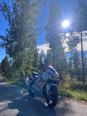 Honda CBR 600 F4i - vain 30750km!