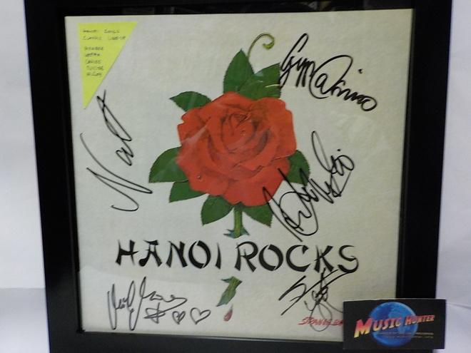 HANOI ROCKS - STRANGE BOYS BOX SISÄLIITE + NIMMARIT
