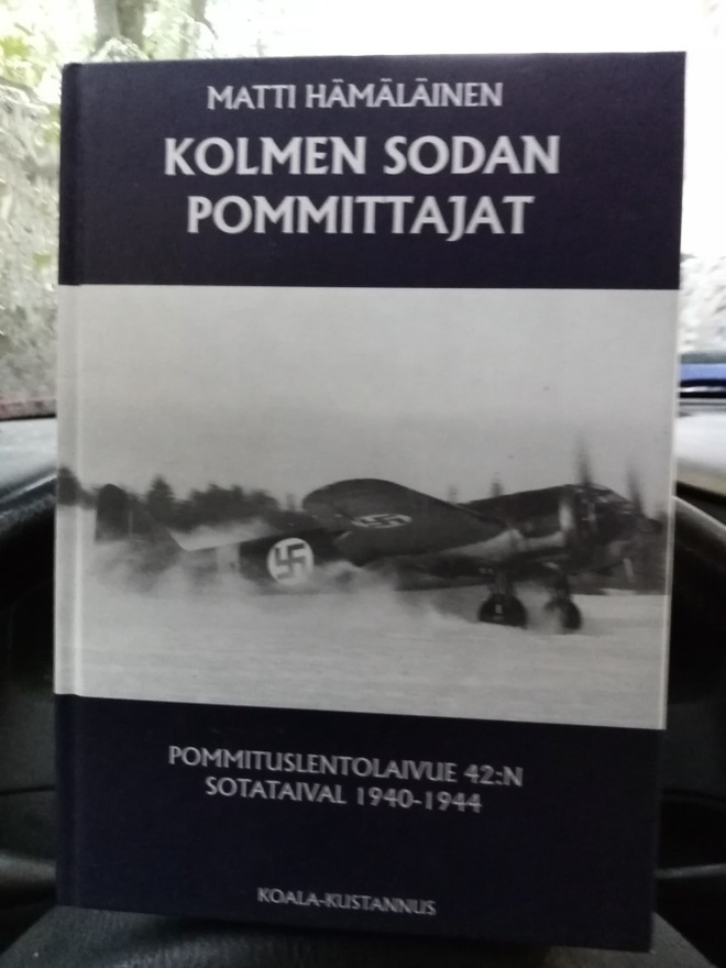 Hämäläinen : Kolmen sodan pommittajat ( SIS POSTIKULU  )