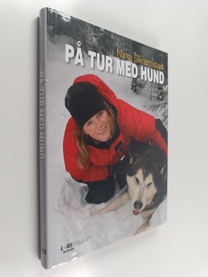 Nina Skramstad : På tur med hund
