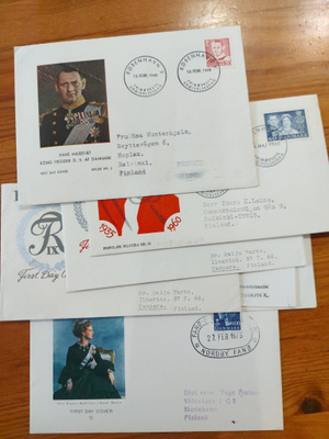 7 kpl Tanskan kuninkaalliset FDC-kuoria v. 1948-75
