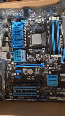 Asus M5A97 emolevy + AMD FX-4170 4-ydin prosessori