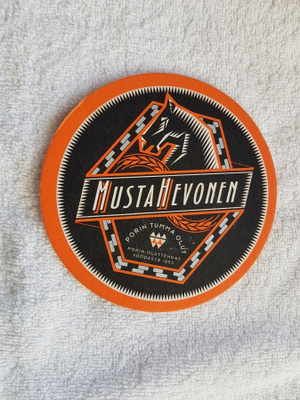 MUSTA HEVONEN TUOPINALUNEN
