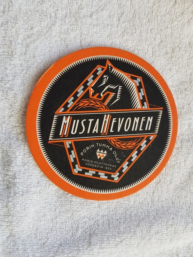 MUSTA HEVONEN  TUOPINALUNEN