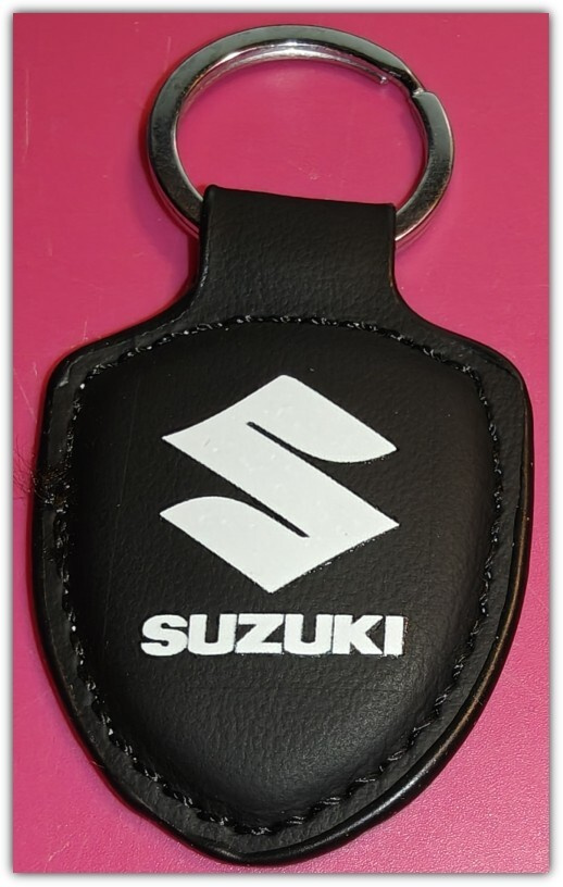 Pieni nahkainen Suzuki avaimenperä #30769