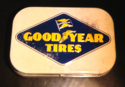 GOOD YEAR TIRES pieni/vanha peltirasia