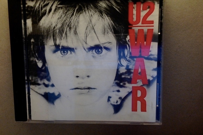 U2  ::  WAR  ::  CD - ALBUM  ::   US  CLUB  EDITION