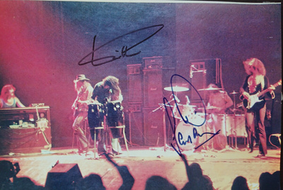 Deep Purple - 2 x nimikirjoitukset kuvassa ,