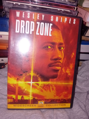 DVD Drop Zone - Pudotusalue ( SIS POSTIKULU )