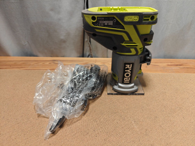 Ryobi 18V Käsijyrsin+ terät