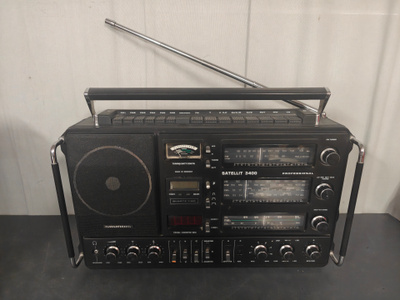 RADIO GRUNDIG SATELLITE 3400