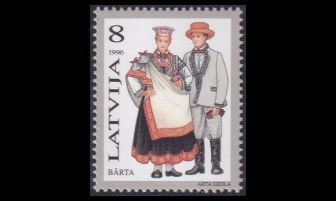 Latvia 424 ** Kansanpukuja (1996)