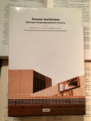 Koski, Palander - Kansaa teatterissa (sid.)