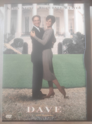 Dave (Kevin Kline, Sigourney Weaver)