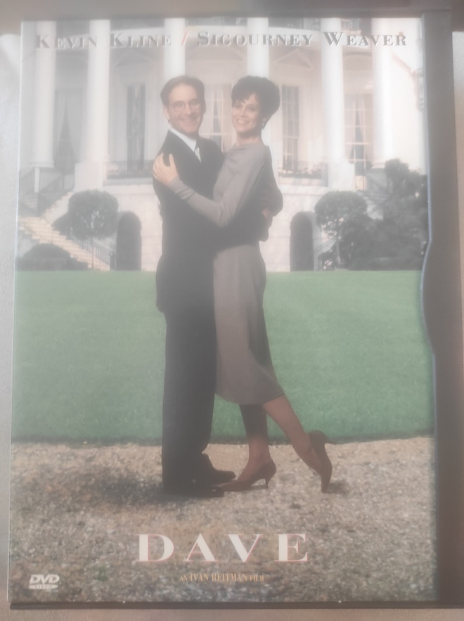 Dave (Kevin Kline, Sigourney Weaver)