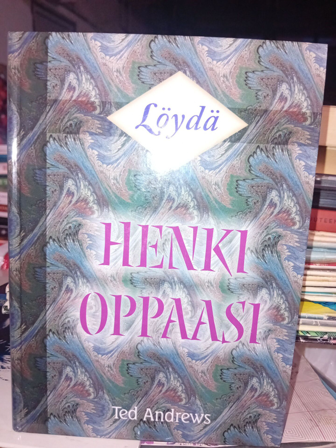 Ted Andrews : Löydä henkioppaasi ( SIS POSTIKULU )