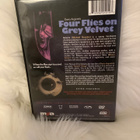 FOUR FLIES ON GREY VELVET - pikkukuva 2