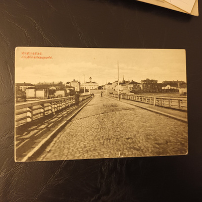 Kristiinankaupunki, näkymä sillalta. Kulkematon vanha