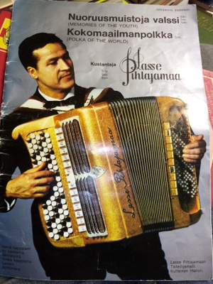 Lasse Pihlajamaa nuottikirja Nuoruusmuistoja / Kokomaailmanp