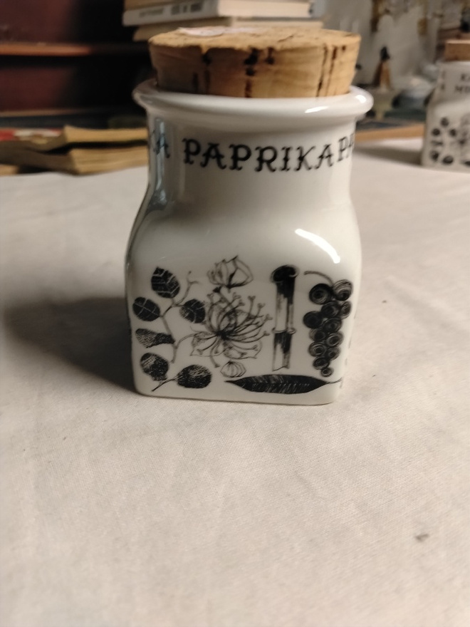 esteri tomula maustepurkki paprika
