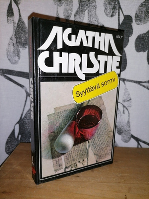 Agatha Christie - Syyttävä sormi - Wsoy 1990 Kovakansi
