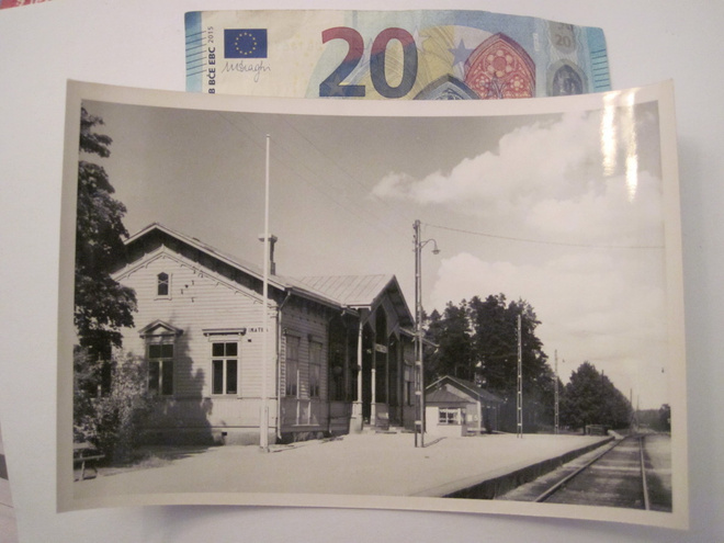 Postikortin Alkup. Valokuva Imatra rautatieasma 1950-l