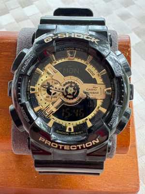 Casio G?Shock GA?110GB?1A musta-kultainen rannekello