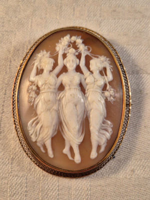 Camee-rintaneula/riipus, 18K, 65 x 51 mm, 19,1 g, v. 1917