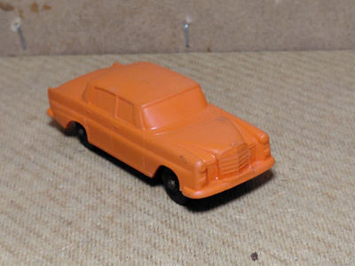 Mercedes-Benz 200 D 1964 oranssi 1:50 Galanite