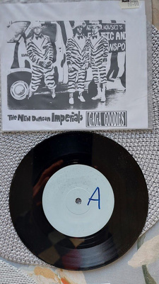 7" The New Duncan Imperials: Lenkkimakkaraa (KOELEVY)