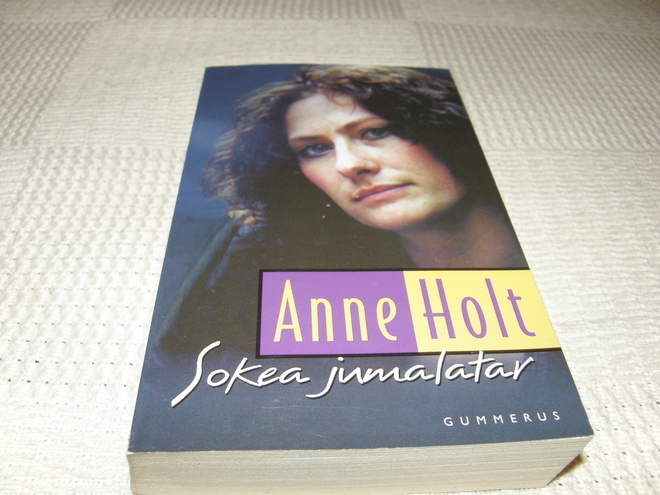 Anne Holt Sokea jumalatar   -nid