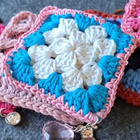 Alina´s Handmade virkattu avaimenperä airpodin suojakoteloon - pikkukuva 2