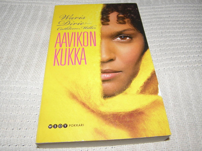 Waris Dirie - Cathleen Miller Aavikon kukka  -pok