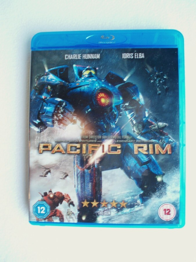 Pacific Rim - Hyökkäys Maahan Blu-ray