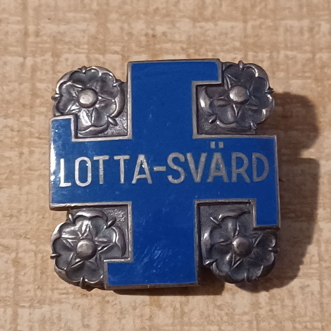 Lotta Svärd järjestön neulamerkki Hopea 813